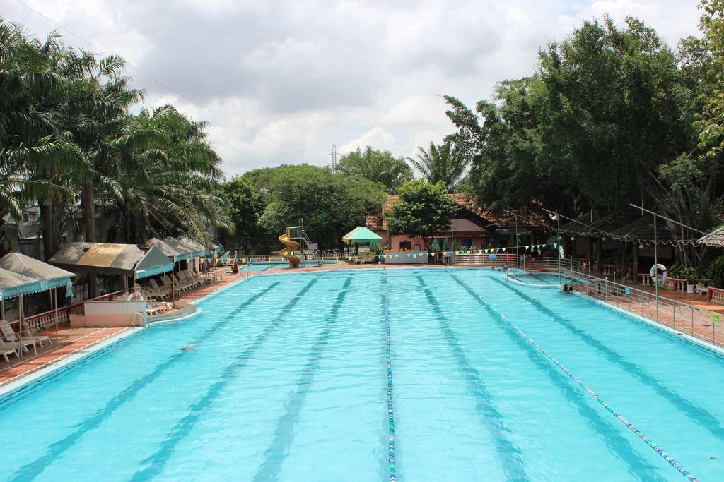 Saigon Park Resort Thuan An Exterior photo