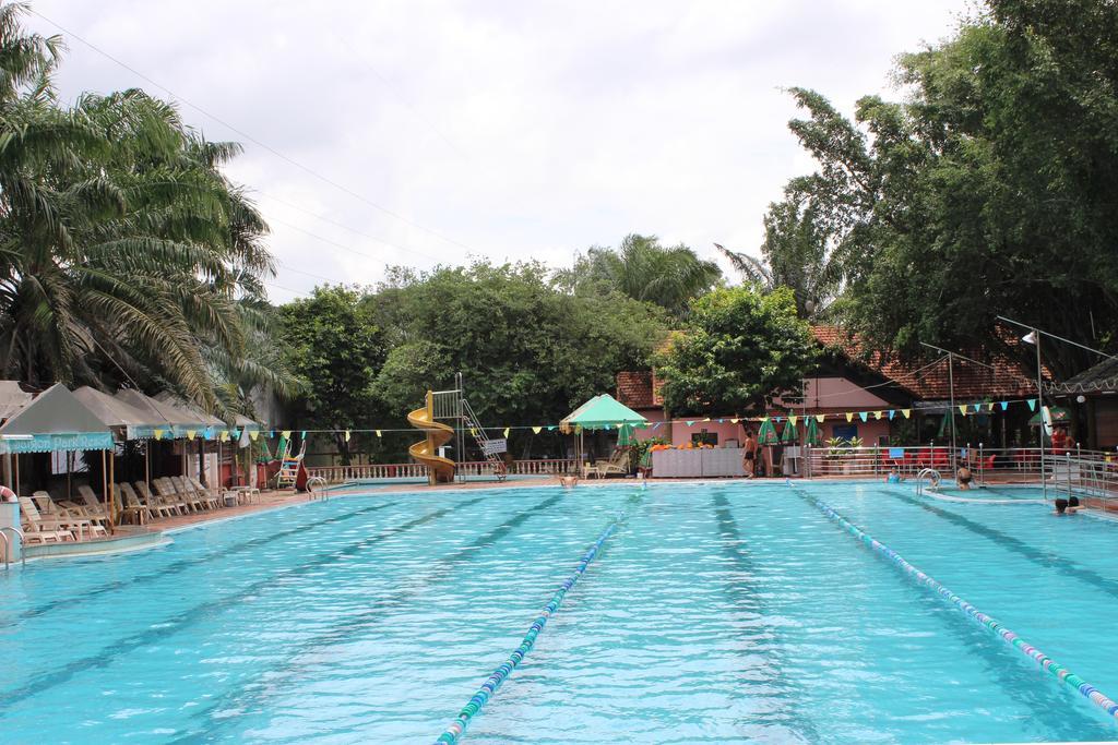 Saigon Park Resort Thuan An Exterior photo