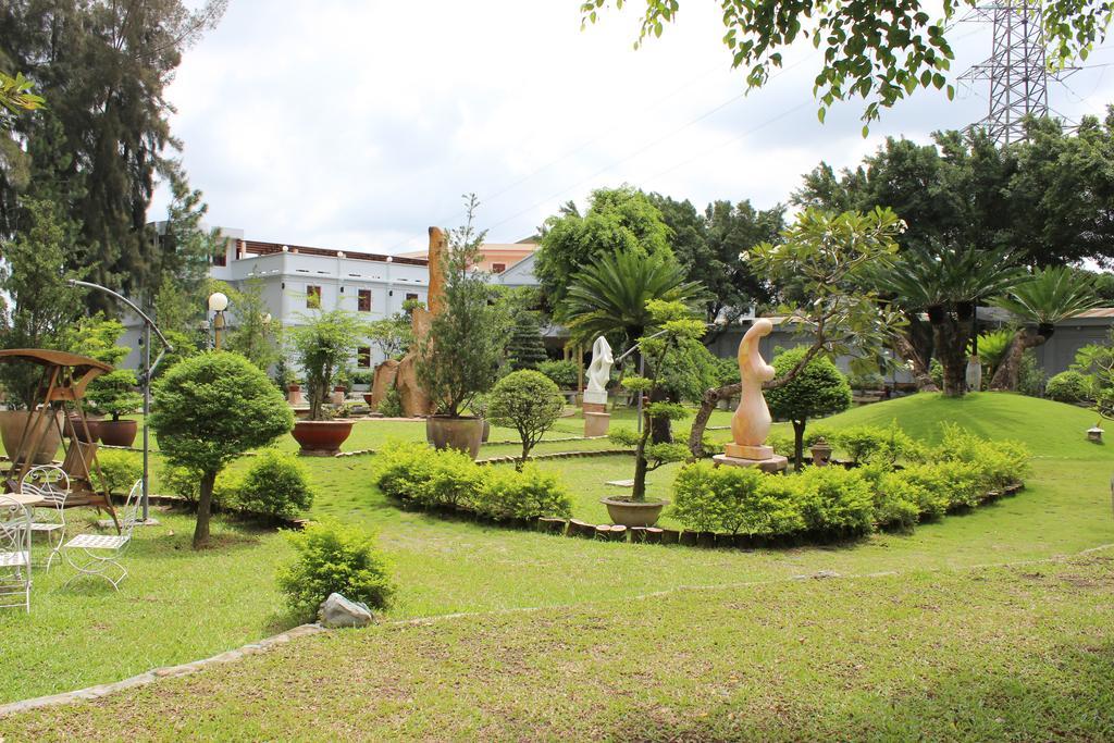 Saigon Park Resort Thuan An Exterior photo