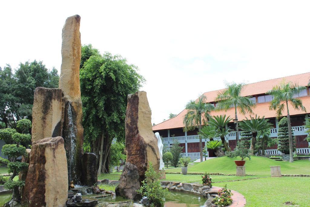 Saigon Park Resort Thuan An Exterior photo