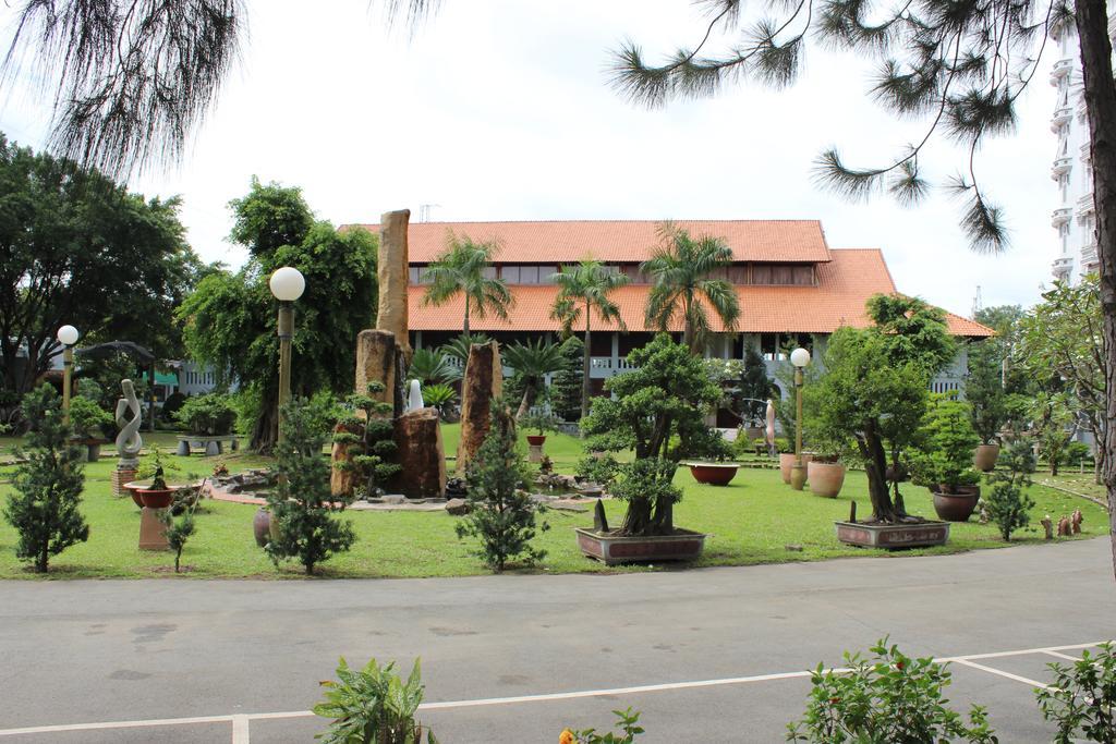 Saigon Park Resort Thuan An Exterior photo