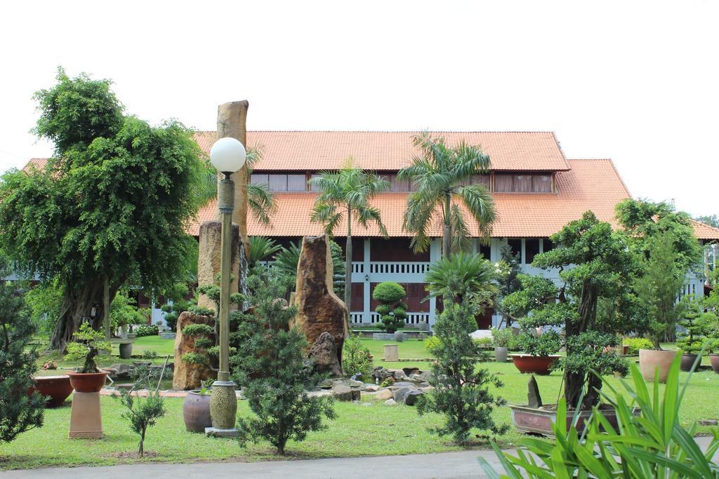 Saigon Park Resort Thuan An Exterior photo