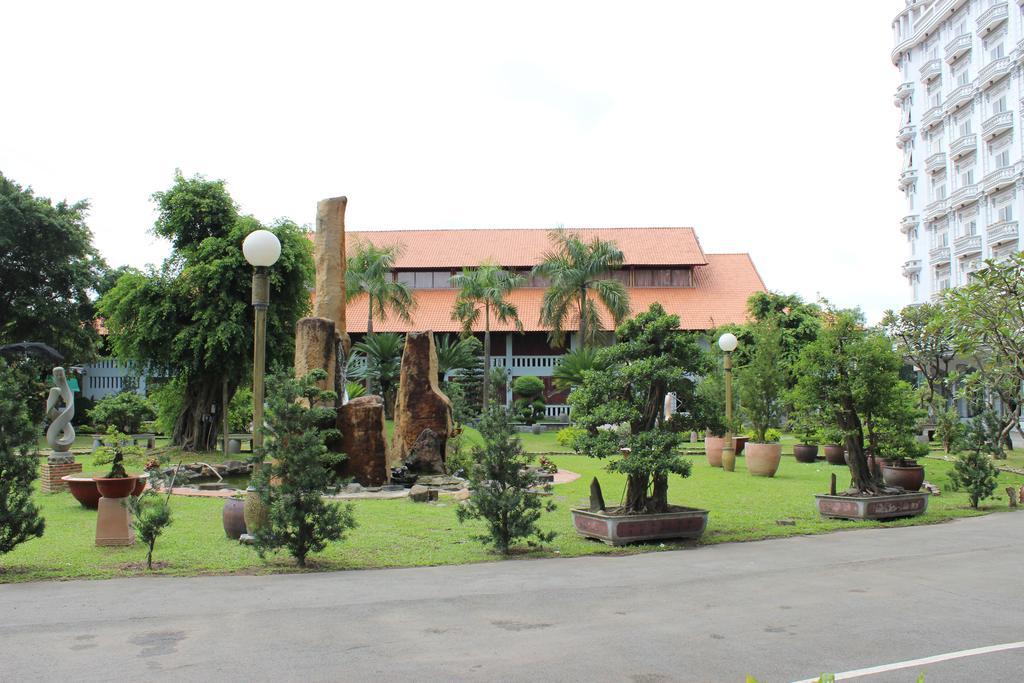 Saigon Park Resort Thuan An Exterior photo