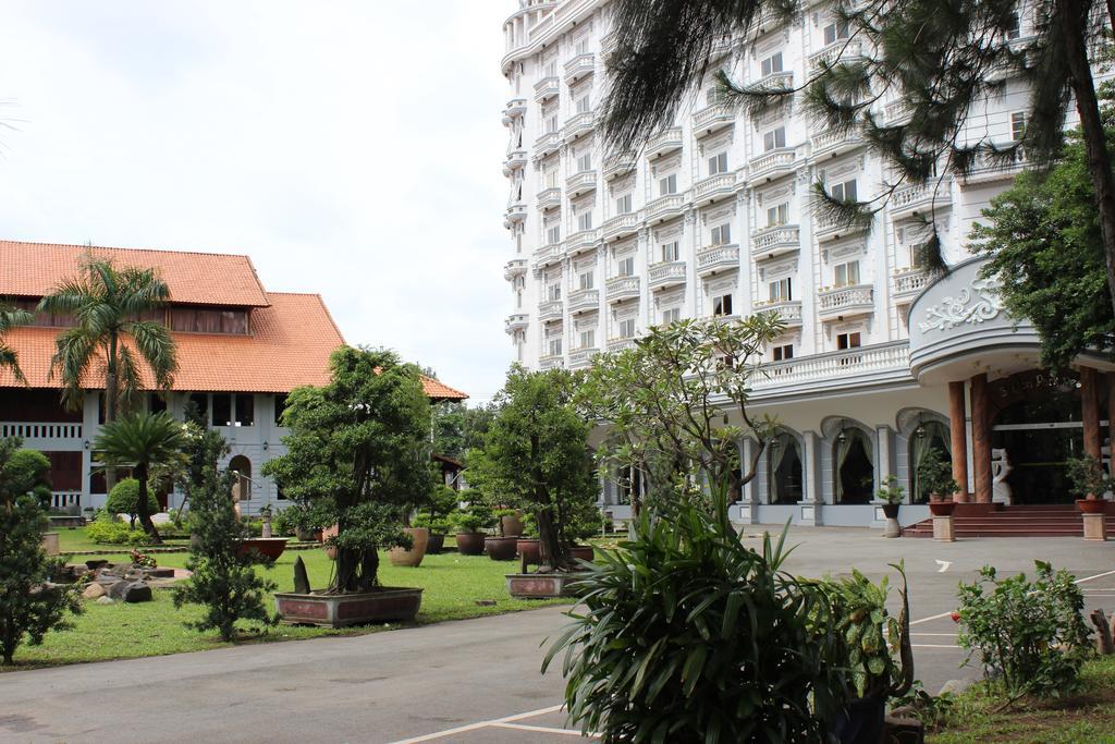 Saigon Park Resort Thuan An Exterior photo